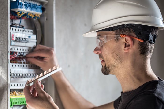 Eletricista-em-Pelotas---Manutenção-e-Reparos-Elétricos---LS-Soluções